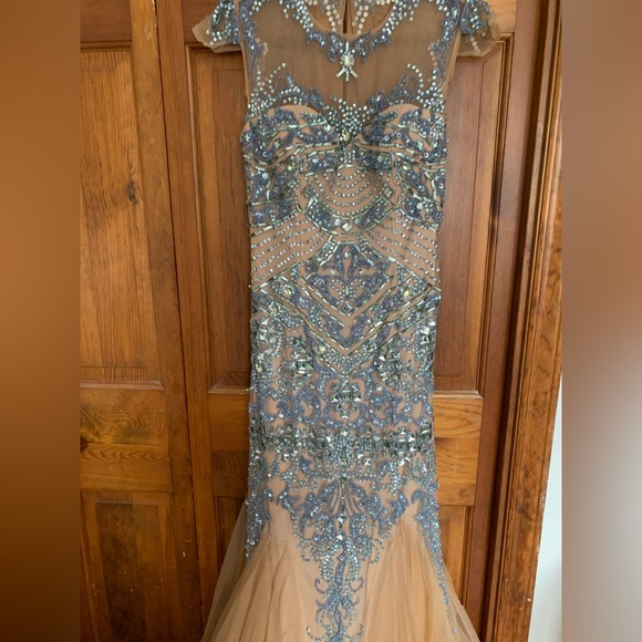 PROM DRESS - Picture 3 of 11